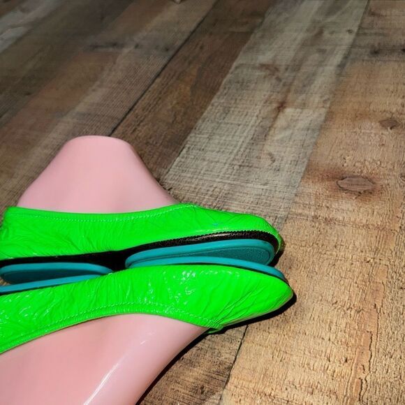 Tieks Ballet Flats  Size 5 Galactic Green Neon
Excellent condition - Picture 6 of 10